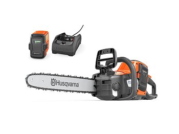 Motosega a batteria Husqvarna 240i con barra da 40cm con batteria BLi30 e carica